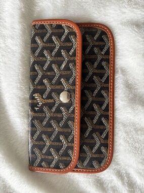 Chic Monogram-Style Zip Wallet | Leather Trim | Neutral Brown